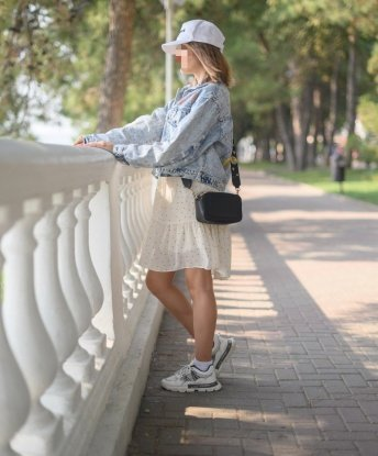 В Москве я создаю незабываемые встречи, полные наслаждения и удовольствия. Мое тело горит желанием дарить наслаждение, мои руки – нежны и умелы. Я профессионал своего дела, готова подарить незабываемую ночь, полную страсти и разврата. У меня есть отличные отзывы и прекрасные фото, которые подтверждают мои возможности. Живу в Москве, и с нетерпением жду встречи с тобой 😘💋🌹 9241, 28 лет